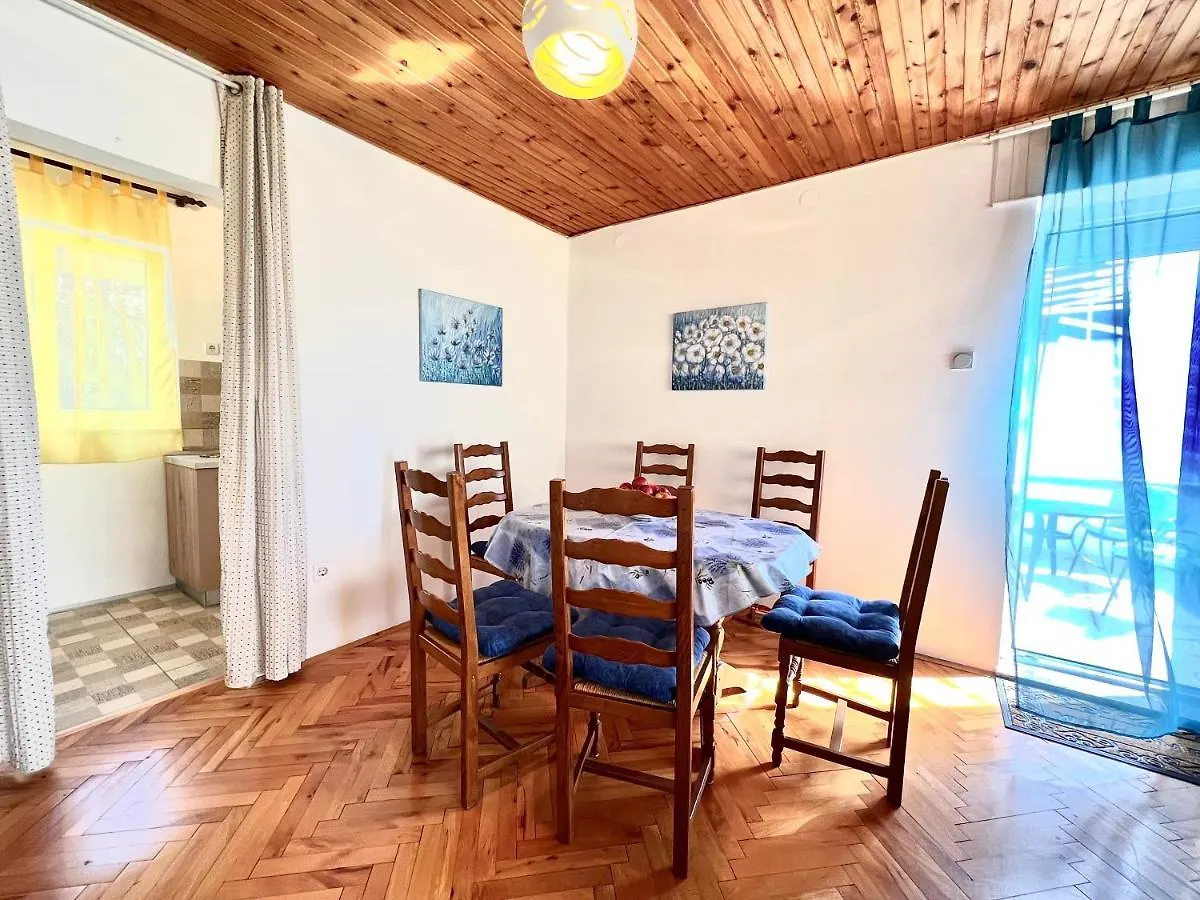 Apartments Azoa Dramalj