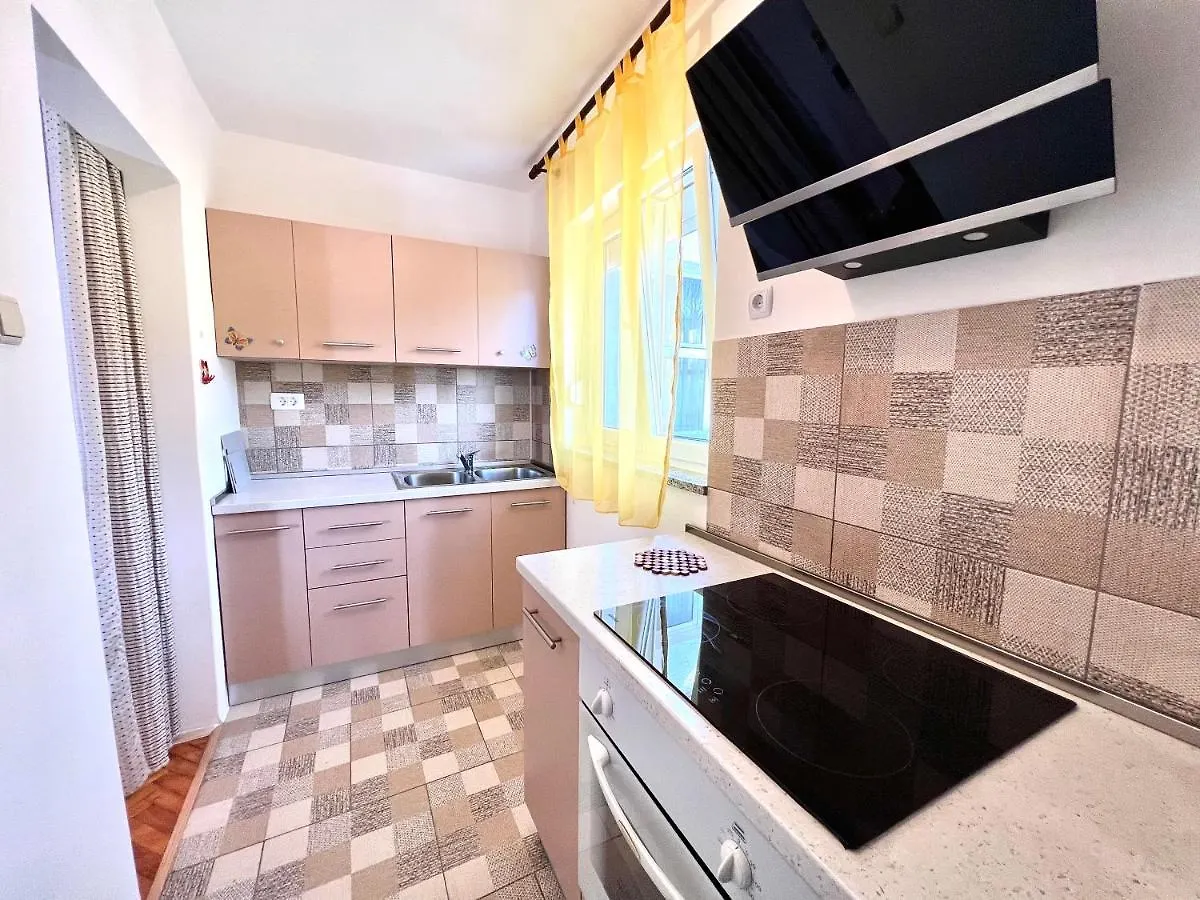Apartments Azoa Dramalj