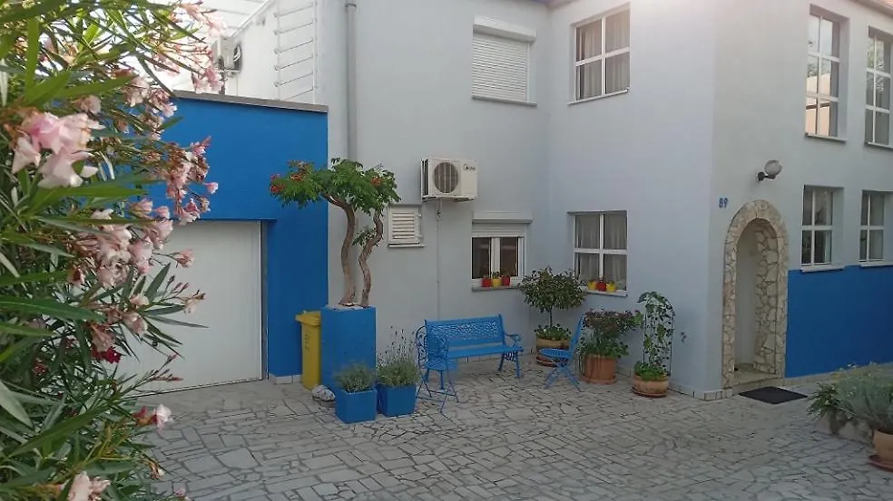 Apartments Azoa Dramalj